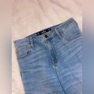 Hollister California high-rise vintage flare jean medium wash color